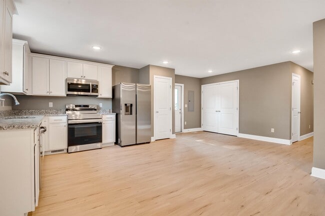 Building Photo - 2419 13th Ave