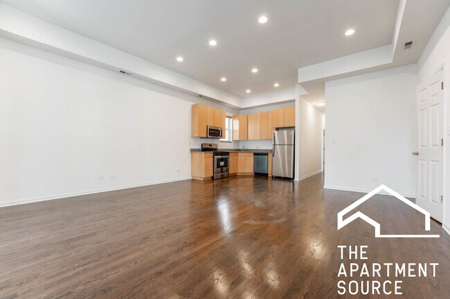 Building Photo - Spacious 4BR/2BA in Logan Square — Steps from the Blue Line!