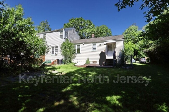 Building Photo - 14 Degraw Ave