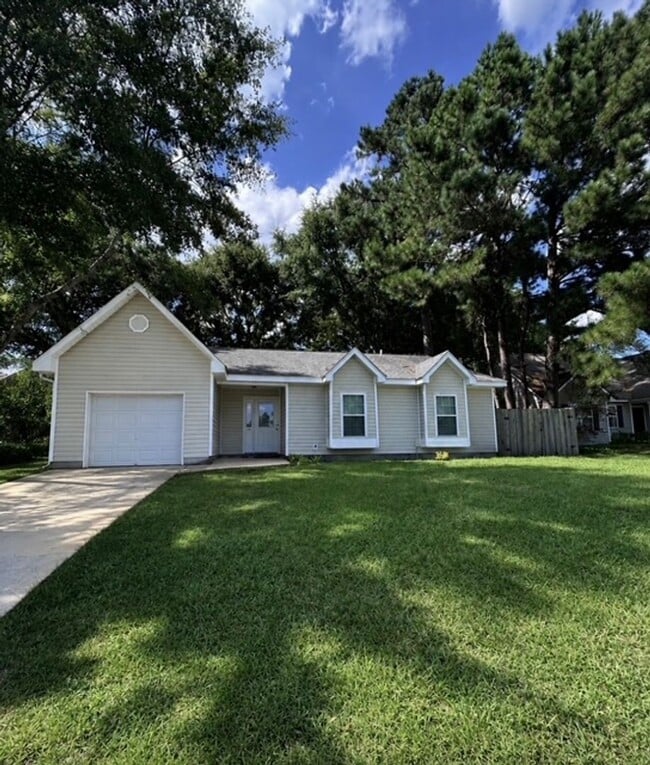 Building Photo - 101 Cottonwood Ct