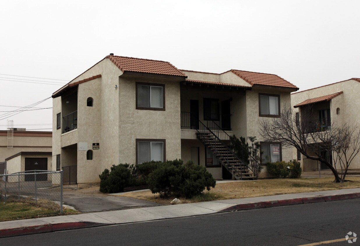 Primary Photo - 620 E Virginia Way
