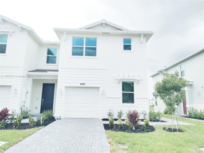 Foto principal - 400 SE Crossoak Ln