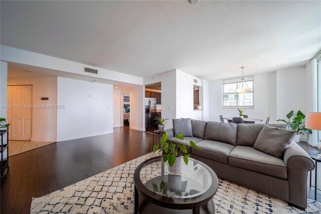 Building Photo - 1250 S Miami Ave