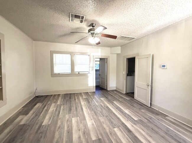 Foto del edificio - 405 Stanley Ave SW