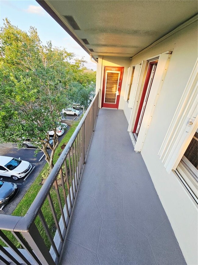 Foto del edificio - 13250 SW 7th Ct