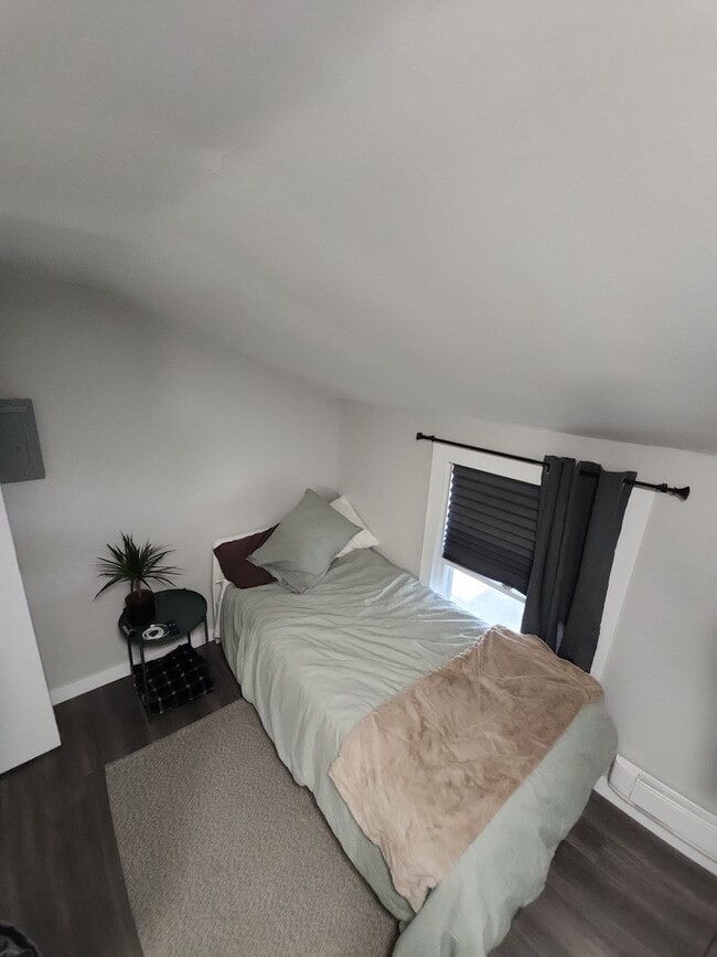 Building Photo - 27-27 Brule St