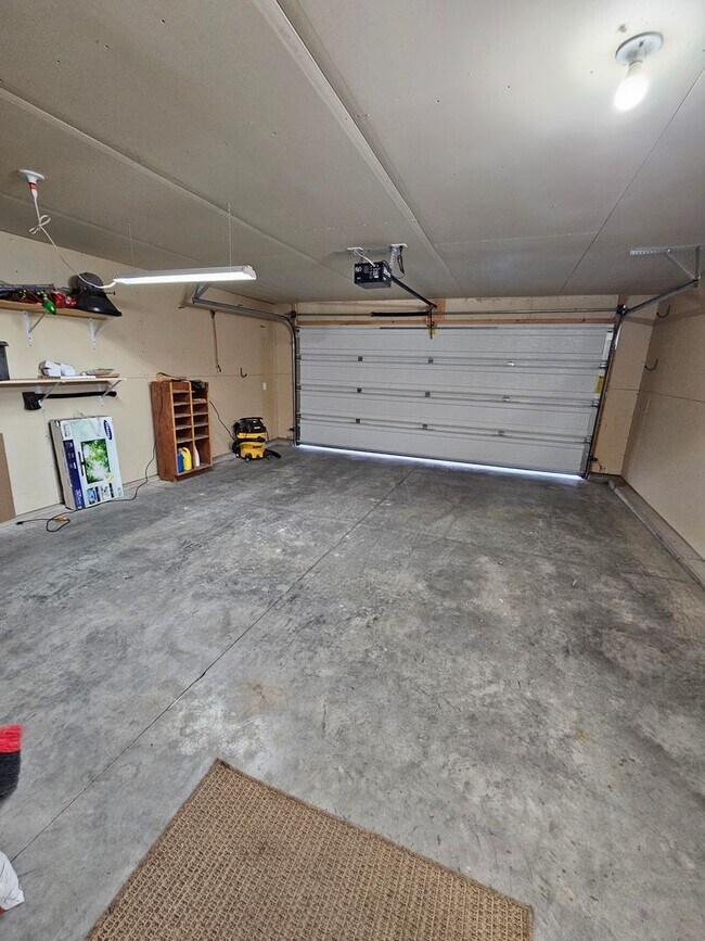 Foto del edificio - Move-In Ready Furnished Home | Utilities Included | Josephine Crossing