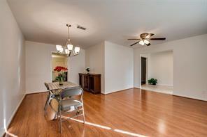 Building Photo - 1110 Doss Dr
