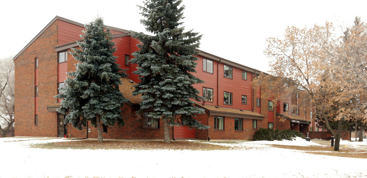 Building Photo - Diamond Jubilee Manor