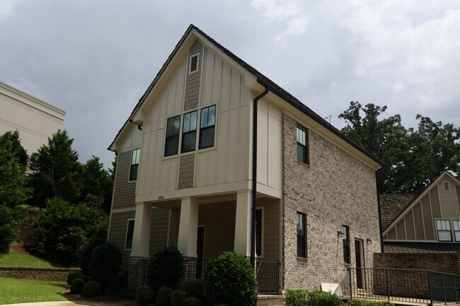 Foto del edificio - 406 Shakespeare Ln
