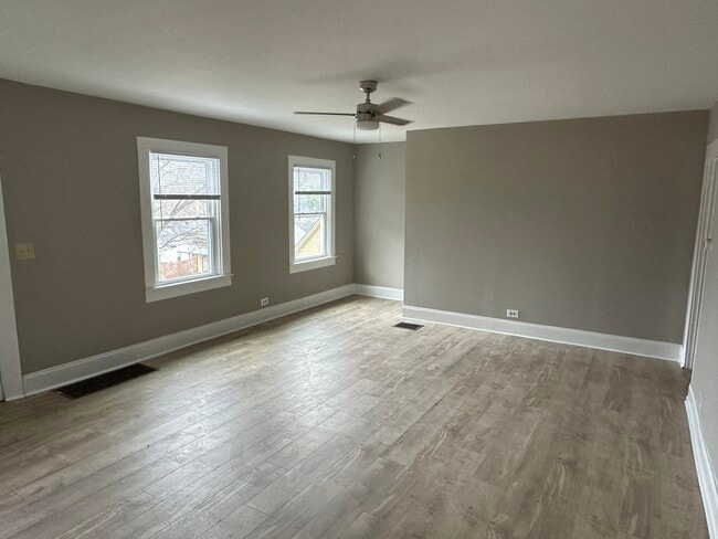 Building Photo - 302 Clay St