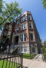 Building Photo - 2618 W Evergreen Ave