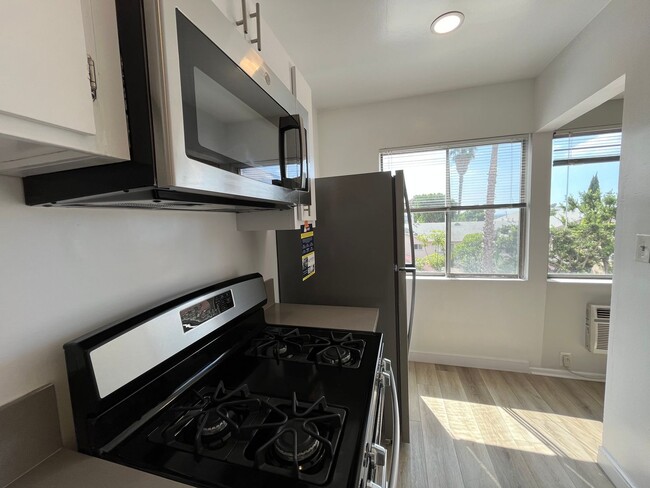 Interior Photo - 1253 Havenhurst Drive