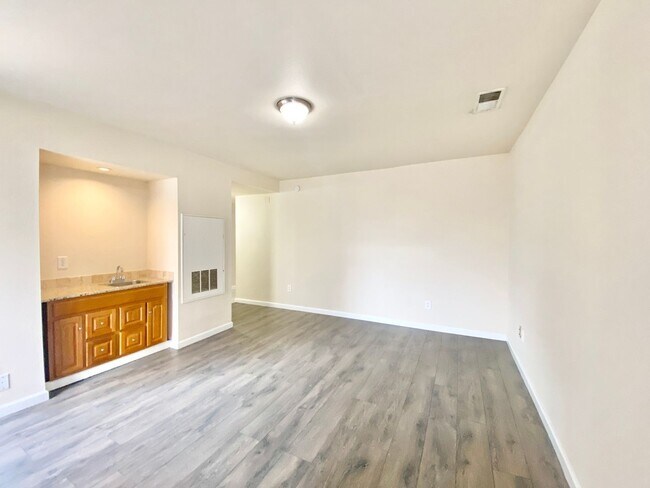 Building Photo - Rothington Road - 8001C > WD