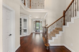 Building Photo - 10 Cayuga Pond Ct