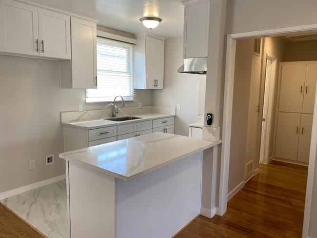 Foto del edificio - 12641 Vanowen St