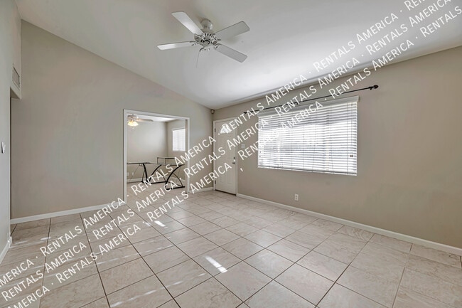Building Photo - Must see 3BD 2BA home located in the heart...