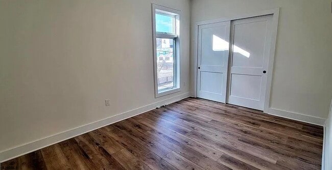 Building Photo - 124 St James Pl