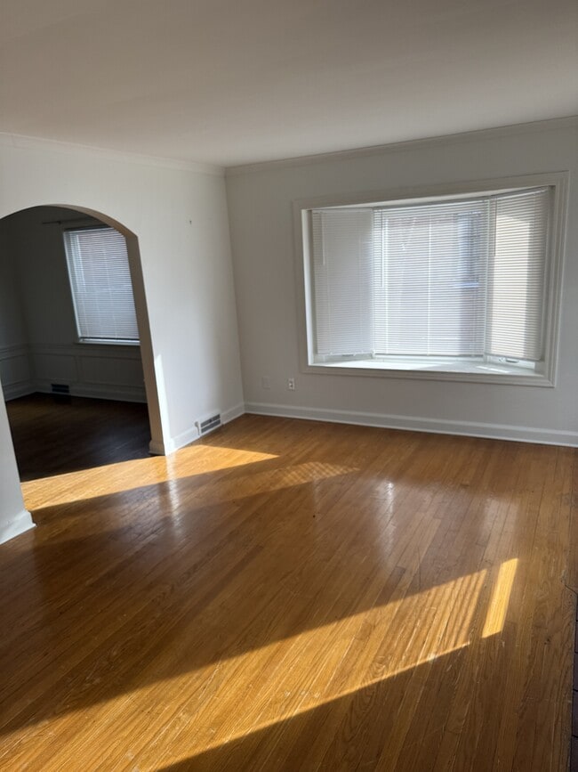 Foto del edificio - 5752 Bishop St