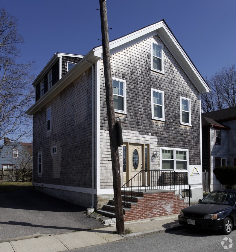 49 Burnside Ave, Newport, RI 02840 Apartments in Newport, RI