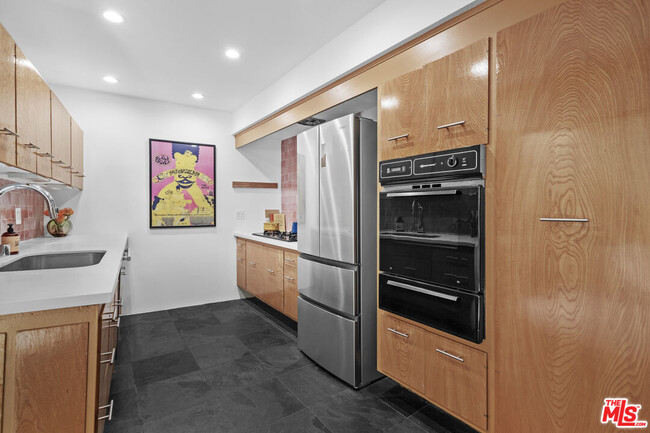 Building Photo - 3625 Fredonia Dr