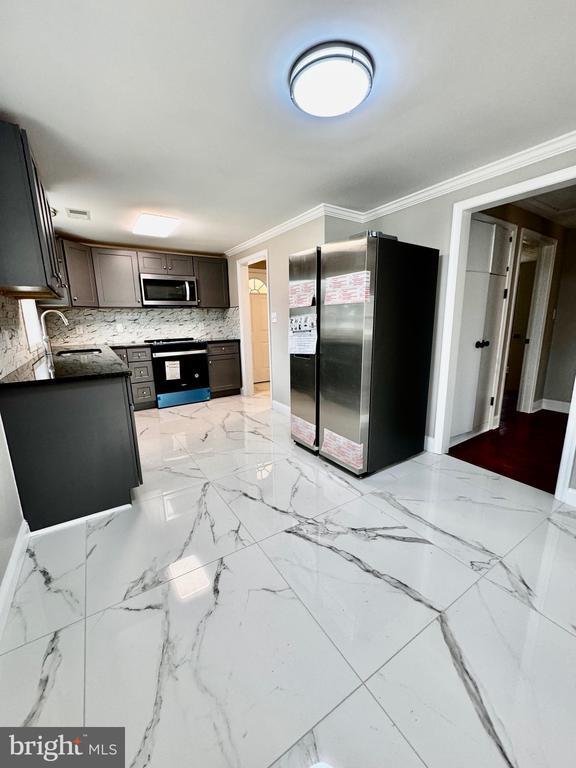 Foto del edificio - 137 Fox Dr