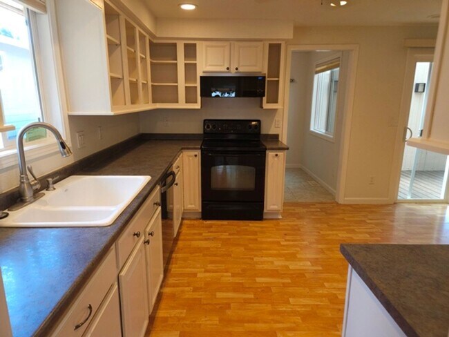 Foto del edificio - 3Bd/2Ba Single Story Home-Available soon!