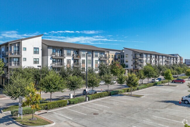 Foto del edificio - Overture Fairview 55+ Active Adult Apartment Homes
