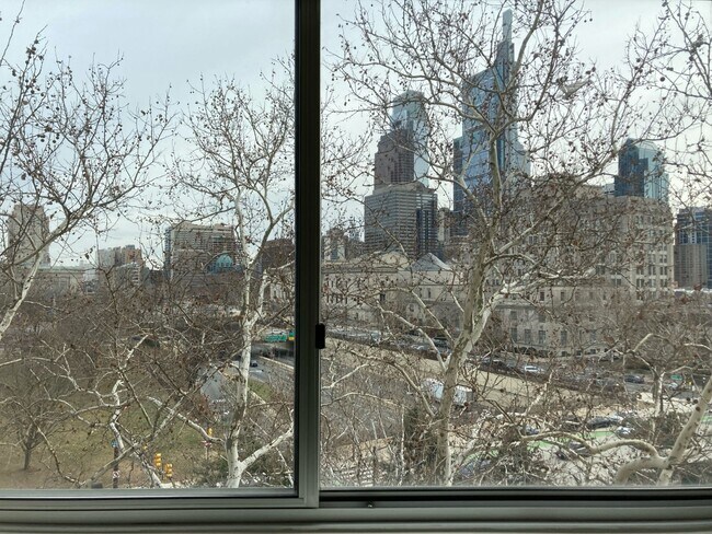 Foto del edificio - 2500 Spring Garden St