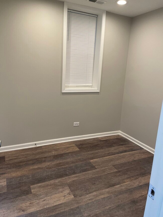 Foto del edificio - 1935 S Jefferson St