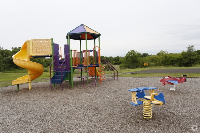 Playground - Tiberon Trails