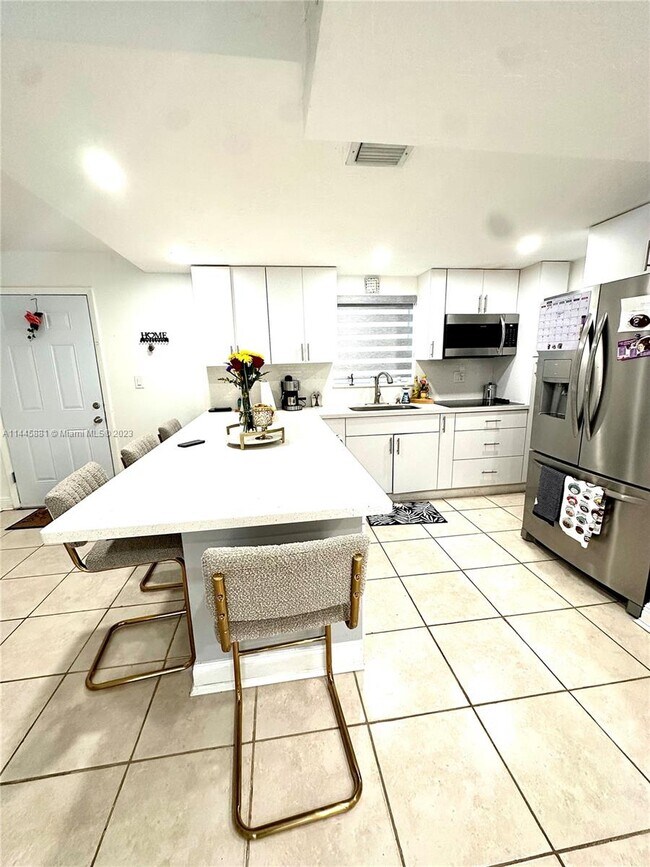 Foto del edificio - 9355 Fontainebleau Blvd