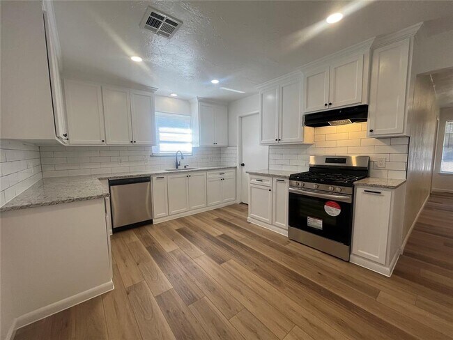 Foto del edificio - 1318 NE 15th St