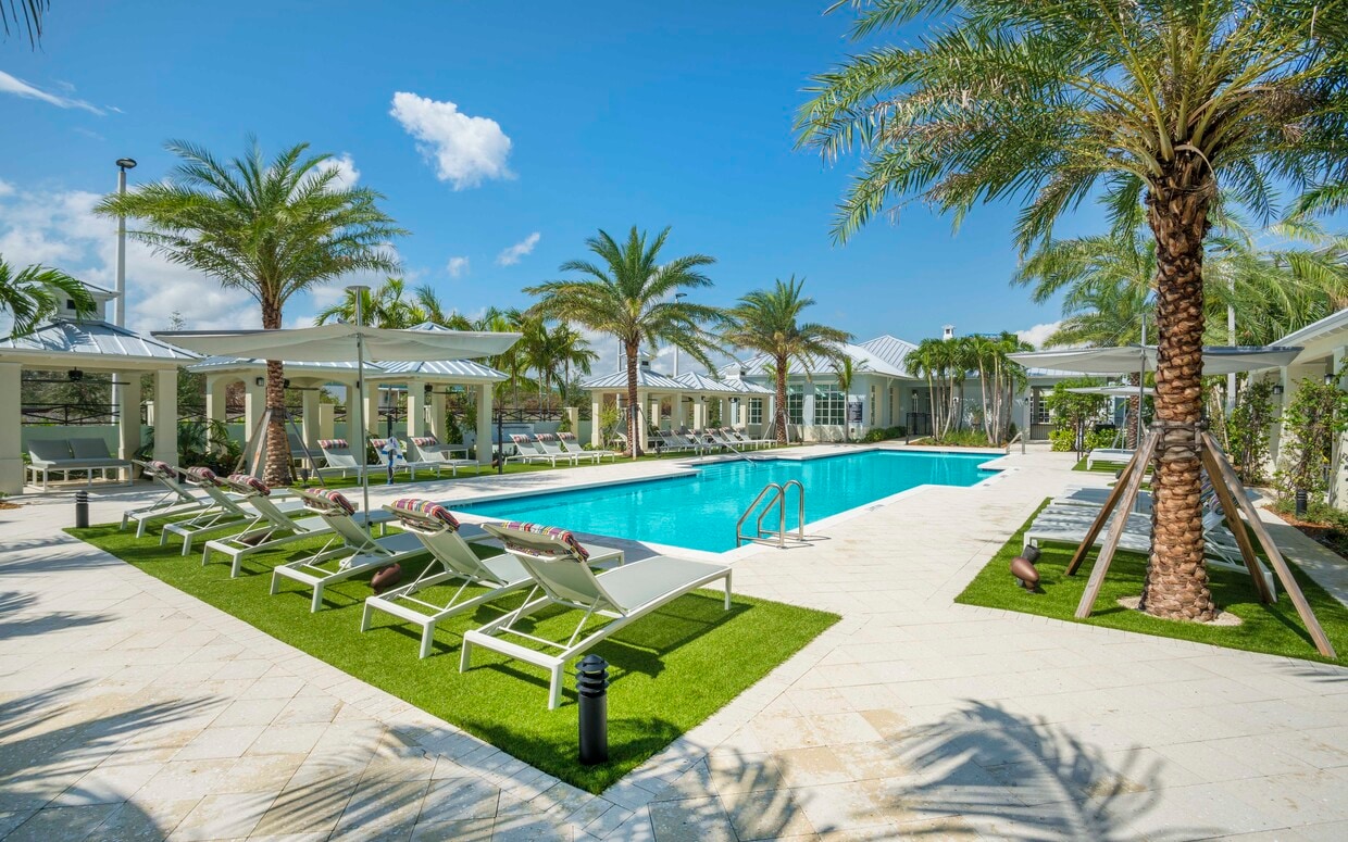 Primary Photo - Cortland Delray Station