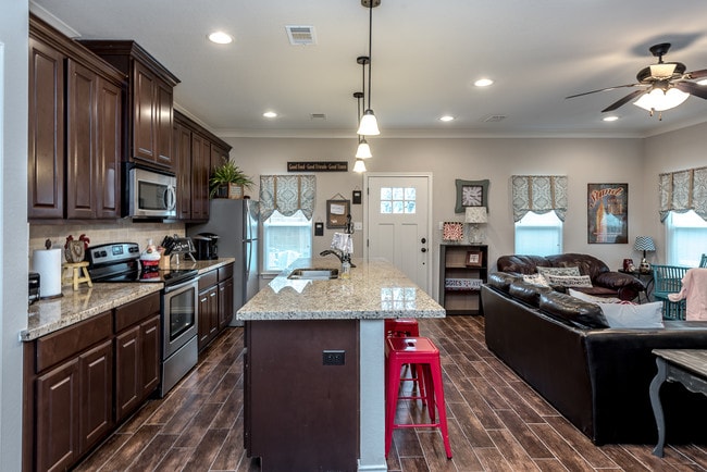 Building Photo - 1107 Oney Hervey Dr
