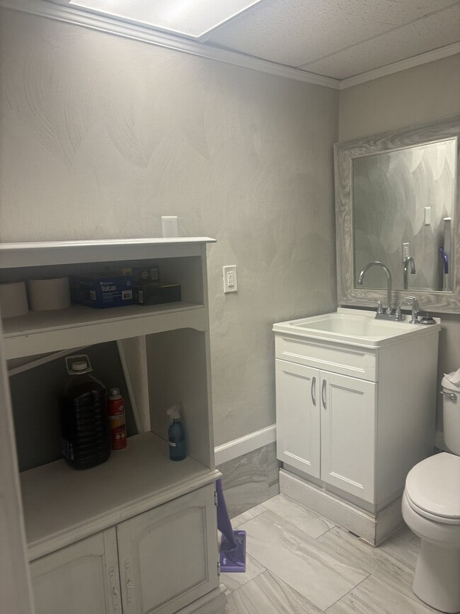 Building Photo - 9607 Sherwood Pl