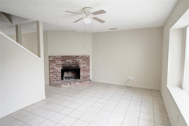 Building Photo - 10041 Spring Pl Dr