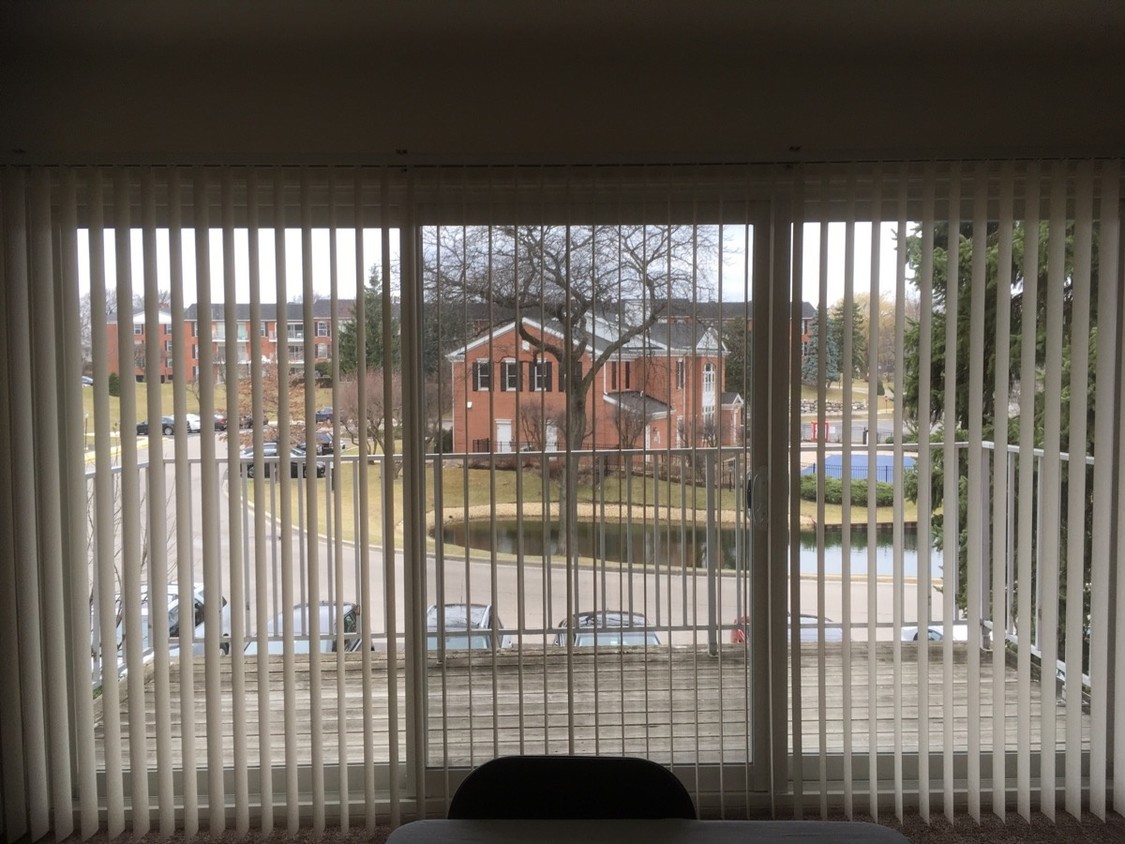Foto principal - 1004 N Plum Grove Rd