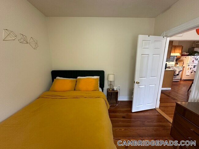 Foto del edificio - 1056 Cambridge St