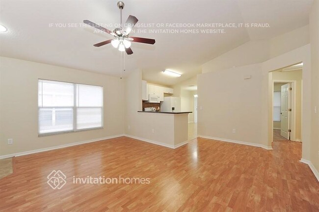 Foto del edificio - 5816 Tanagerlake Rd