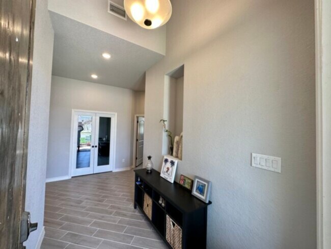 Building Photo - 139 Katy Way