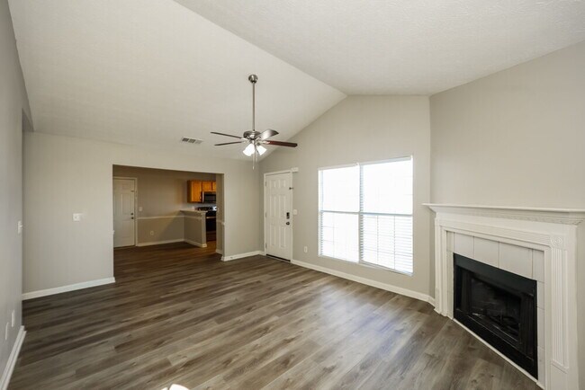 Foto del edificio - 220 Willow Springs Dr