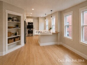 Building Photo - 906-908-908 Park St