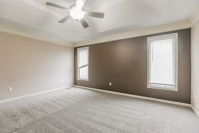 Building Photo - 5 Bedroom Lees Summit Beauty! Available NOW!