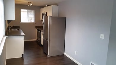 Building Photo - 1610 Kent Des Moines Rd Building Photo - 1610 Kent Des Moines Rd