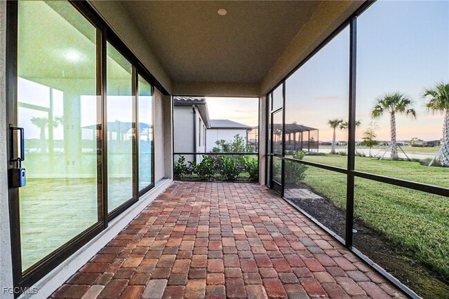 Foto del edificio - 3744 Passion Vine Dr