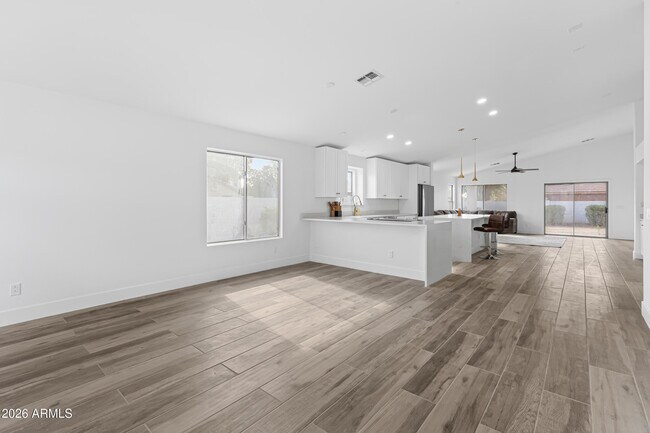 Foto del edificio - 4 N 163rd Ln