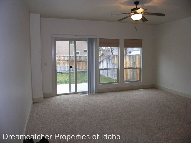 Building Photo - 3 br, 2.5 bath House - 2801 N Tamarack Dr