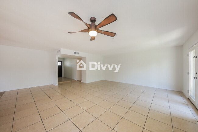 Building Photo - 2119 W Eugie Ave, Phoenix, AZ 85029, USA