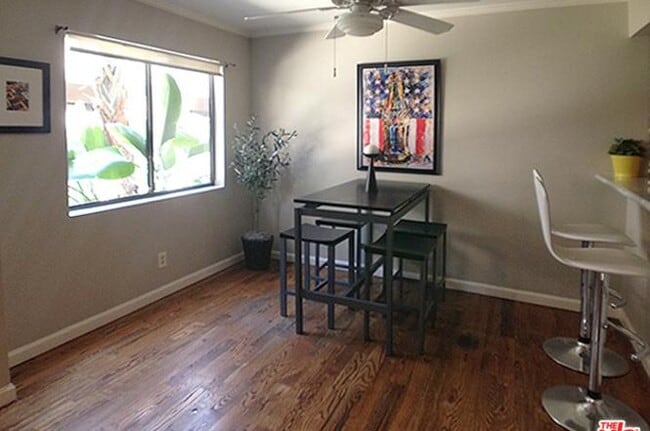 Building Photo - 1118 E Palmer Ave